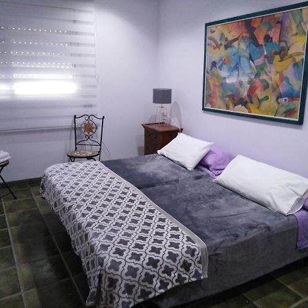 Private Rooms - Airport Sant Boi de Llobregat Extérieur photo