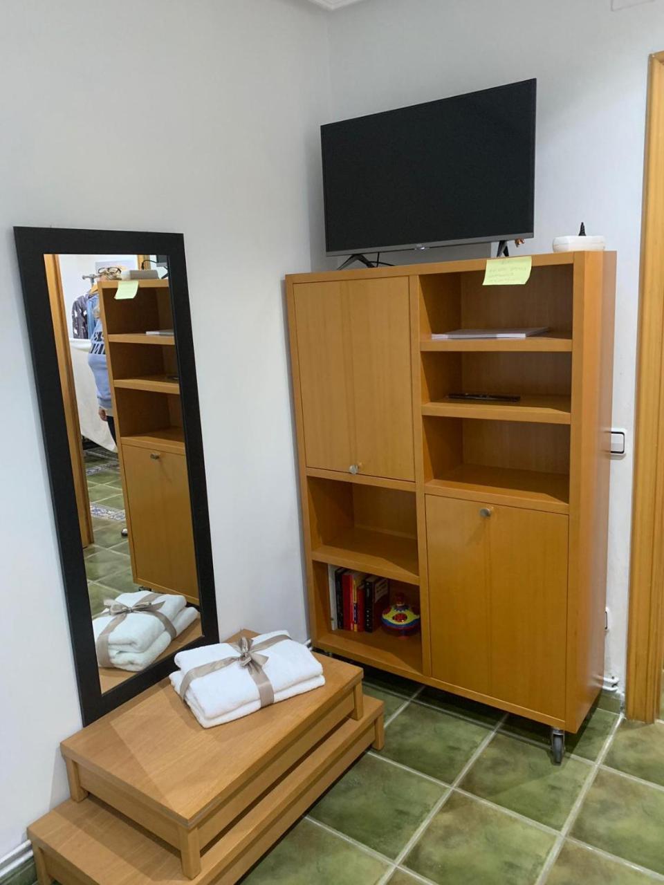 Private Rooms - Airport Sant Boi de Llobregat Extérieur photo