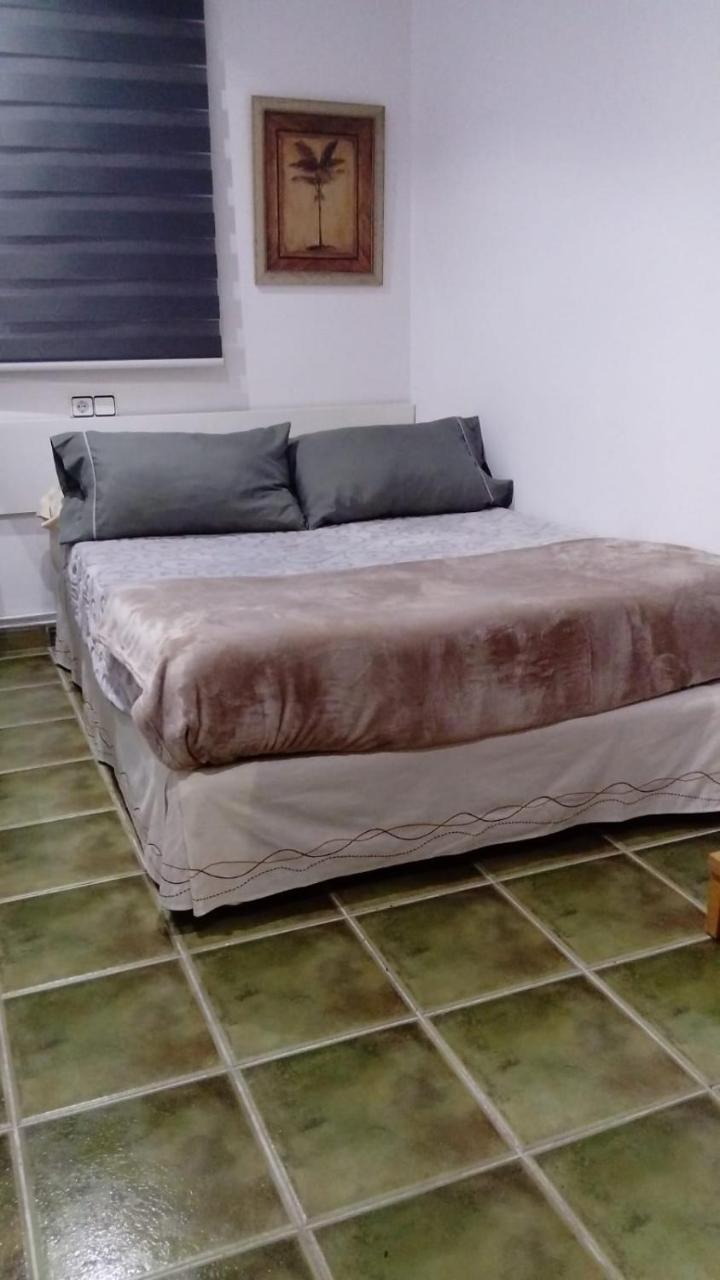 Private Rooms - Airport Sant Boi de Llobregat Extérieur photo