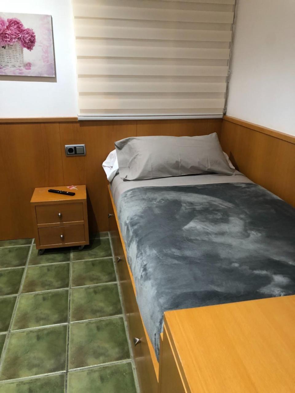 Private Rooms - Airport Sant Boi de Llobregat Extérieur photo