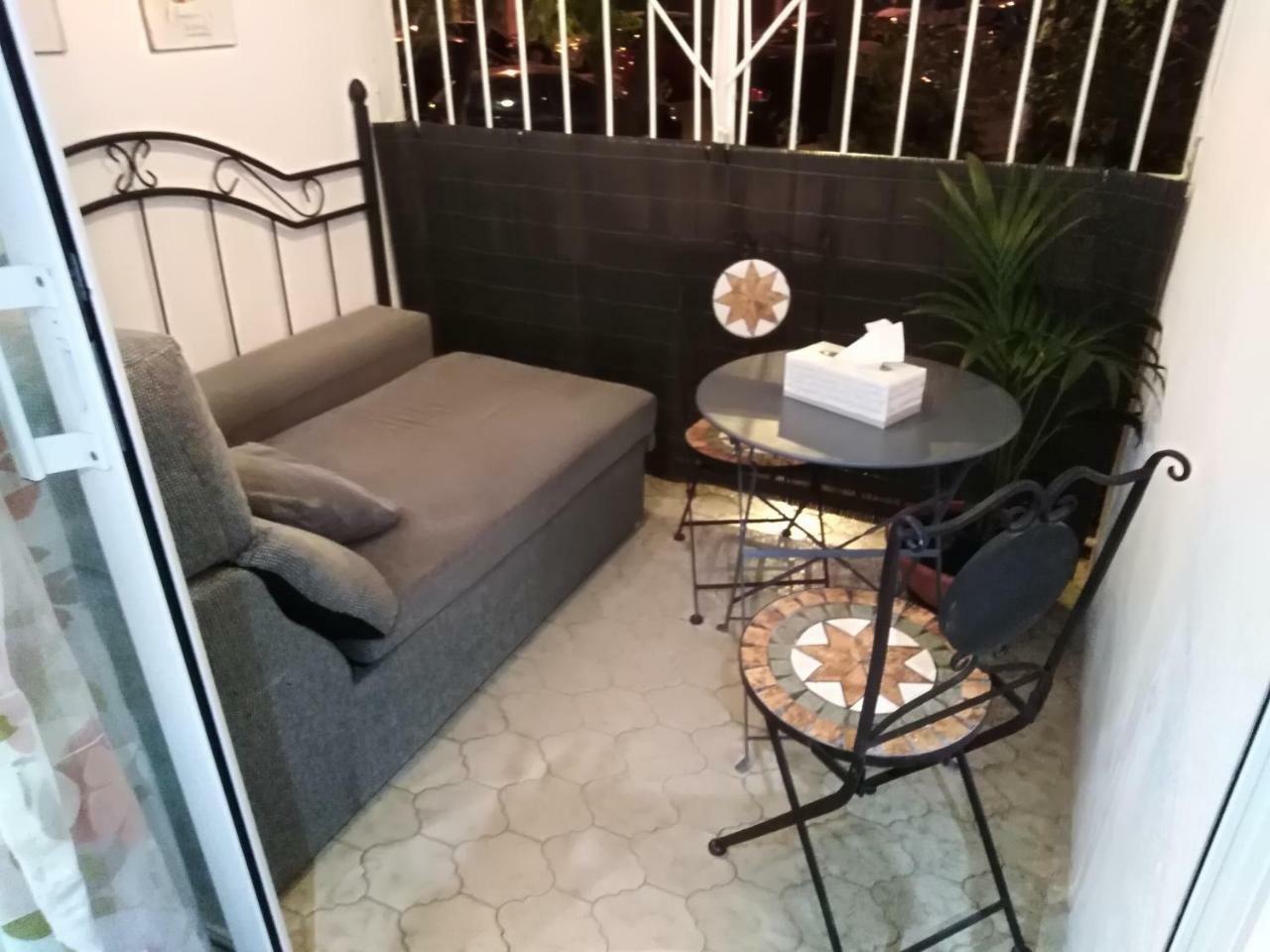 Private Rooms - Airport Sant Boi de Llobregat Extérieur photo